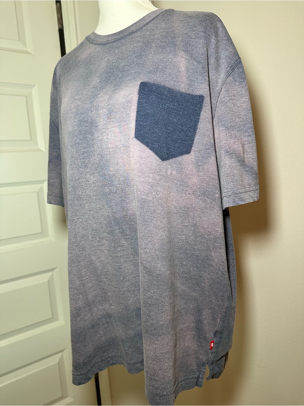 Men's Short Sleeve Ghost Pocket T-Shirt in Faded Blue